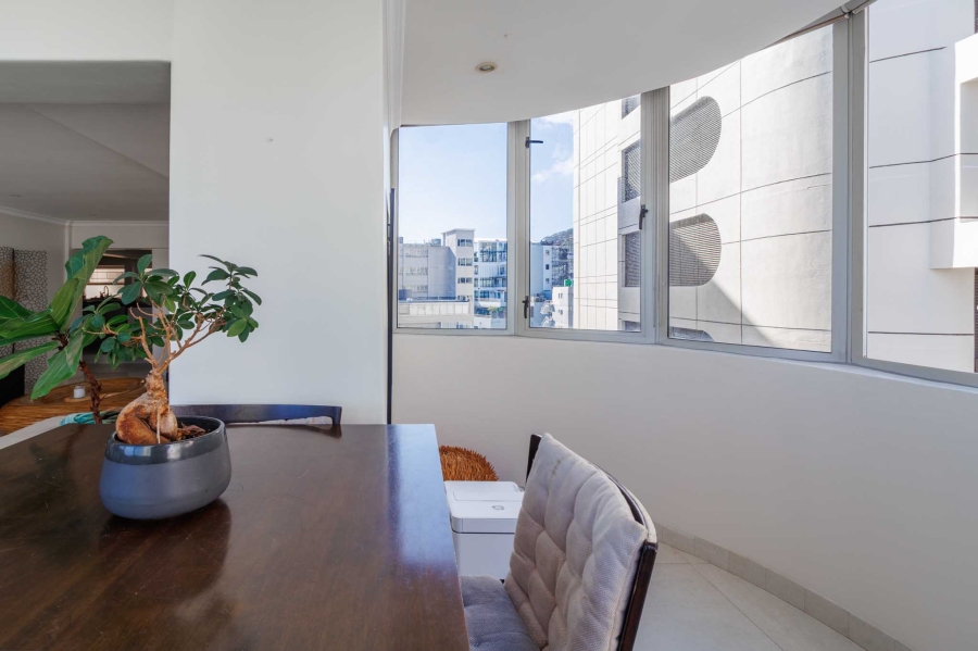 To Let 2 Bedroom Property for Rent in Sea Point Western Cape